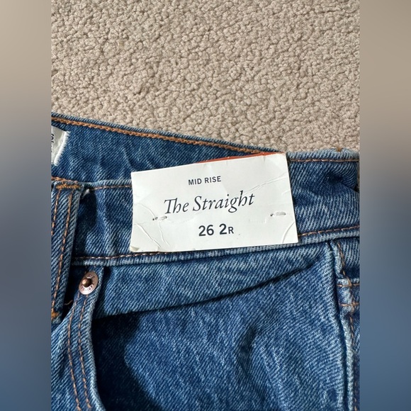 NWT Abercrombie & Fitch “The Straight” Mid Rise Jeans, Size 26 (2R) - Picture 5 of 7